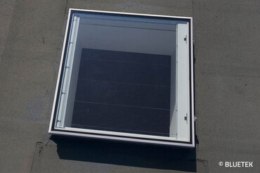 Glass skylights with blinds and Calor control system