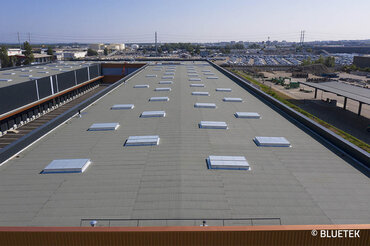 Glass skylights with blinds and Calor control system